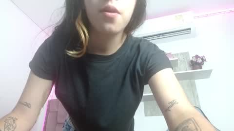 Snapshot of lucyy_start chatting on 02.09.25 LUCY online show from 02.09.25