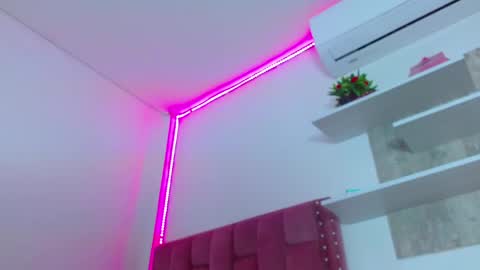 Snapshot of lucyy_start chatting on 02.09.25 LUCY online show from 02.09.25