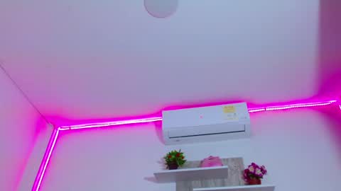 Snapshot of lucyy_start chatting on 02.28.25 LUCY online show from 02.28.25