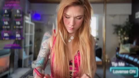 Luubeam             INSTA luubeammm TWITTER lunaisreallycu1 online show from 01.13.25