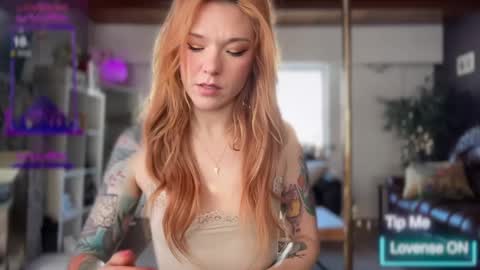 Luubeam             INSTA luubeammm TWITTER lunaisreallycu1 online show from 02.18.25