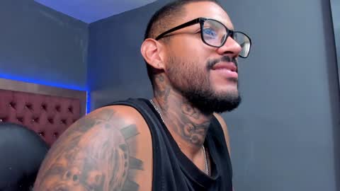 Snapshot of luigi1_ chatting on 02.05.25 Luigi Vitale online show from 02.05.25