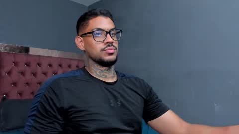 Snapshot of luigi1_ chatting on 03.12.25 Luigi Vitale online show from 03.12.25