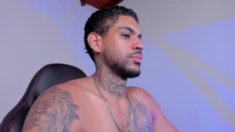 Snapshot of luigi1_ chatting on 11.23.25 Luigi Vitale online show from 11.23.25