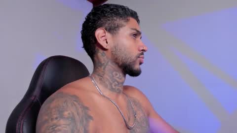 Snapshot of luigi1_ chatting on 11.25.25 Luigi Vitale online show from 11.25.25