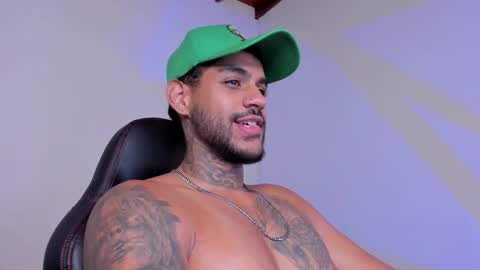 Snapshot of luigi1_ chatting on 11.28.25 Luigi Vitale online show from 11.28.25