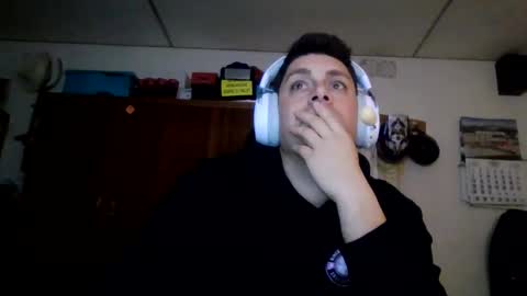 Snapshot of luis2423 chatting on 02.21.26 A slave to the mistress.. un esclavo para las amas dominantes. online show from 02.21.26