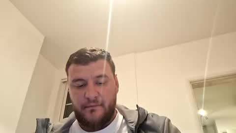 luis60569 online show from 04.04.26