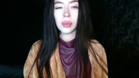 luisa lovedom online show from 05.04.26