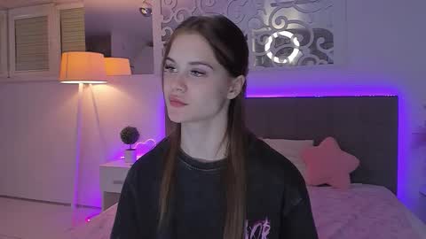 LuisaClover online show from 04.24.26