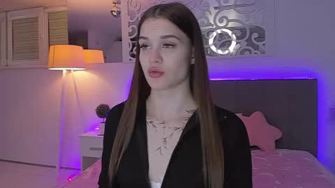 LuisaClover online show from 04.25.26