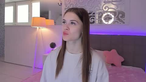LuisaClover online show from 04.30.26