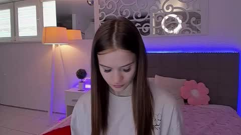 LuisaClover online show from 05.03.26