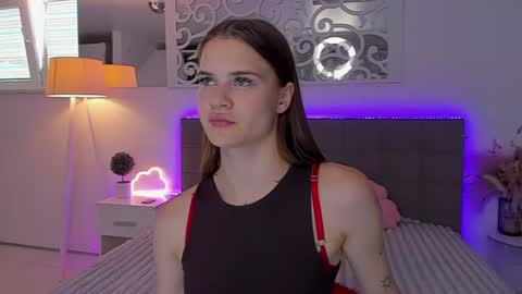 LuisaClover online show from 07.06.26