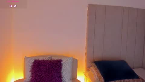 Snapshot of luisah_ chatting on 06.19.26 L U I S A online show from 06.19.26