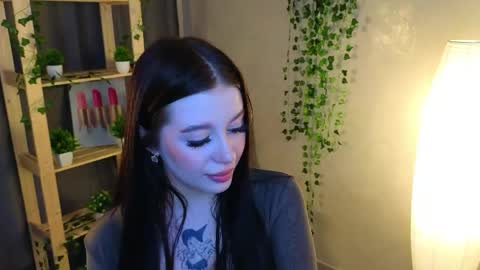 Snapshot of luisaperelle chatting on 06.01.26 Cutie Lui online show from 06.01.26
