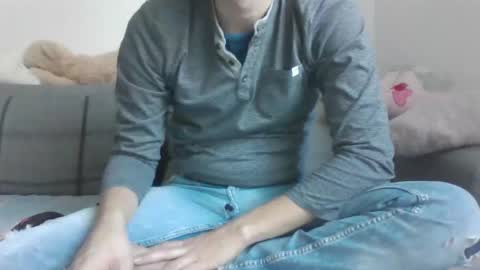 Snapshot of luismcawesome chatting on 11.04.25 Luis online show from 11.04.25