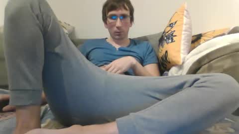 Snapshot of luismcawesome chatting on 11.12.25 Luis online show from 11.12.25