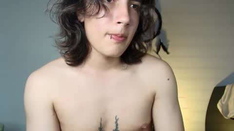 Snapshot of lukashollow chatting on 02.04.25 lukas 3 online show from 02.04.25