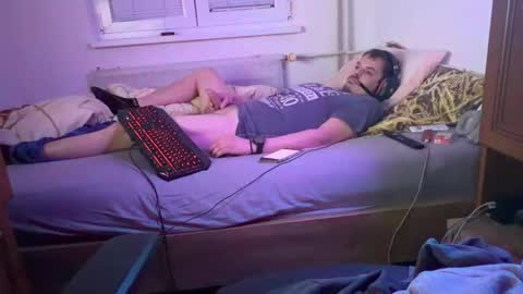 Snapshot of lukask088 chatting on 12.19.25 Lukas online show from 12.19.25