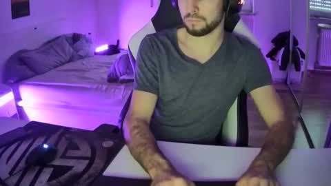 lukasschoetz online show from 12.22.24