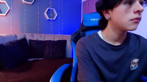 Snapshot of luke_howland chatting on 01.12.25 Luke online show from 01.12.25