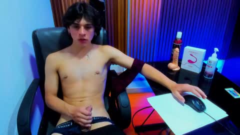 Snapshot of luke_howland chatting on 01.24.25 Luke online show from 01.24.25