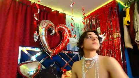 Snapshot of luke_howland chatting on 02.14.25 Luke online show from 02.14.25