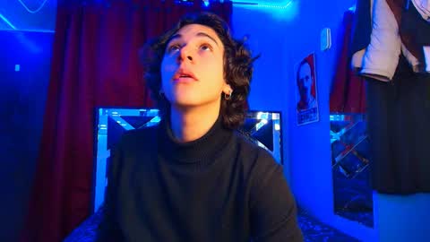 Snapshot of luke_howland chatting on 03.10.25 Luke online show from 03.10.25