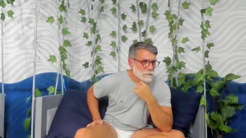 Luke Crews online show from 02.10.25