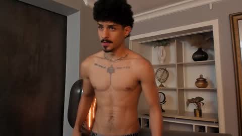 Snapshot of lukeetaylor_ chatting on 10.28.25 Luke Taylor online show from 10.28.25