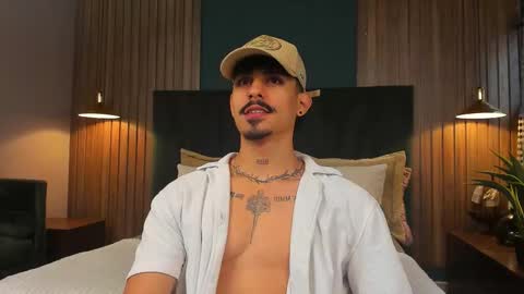 Snapshot of lukeetaylor_ chatting on 11.15.25 Luke Taylor online show from 11.15.25