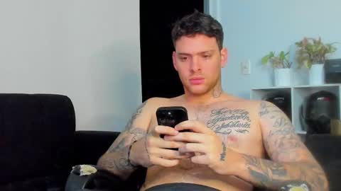 Snapshot of lukeglanton17 chatting on 11.06.25 Luke online show from 11.06.25