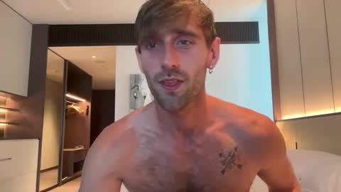 Snapshot of lukegunn22 chatting on 10.10.25 MR. Luke Gunn online show from 10.10.25