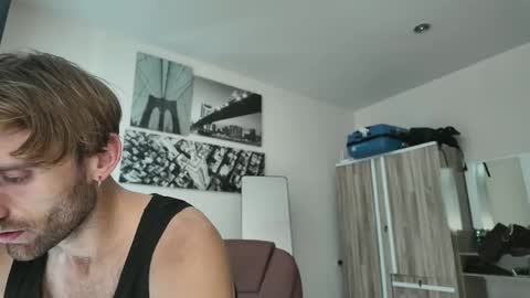 Snapshot of lukegunn22 chatting on 11.23.25 MR. Luke Gunn online show from 11.23.25