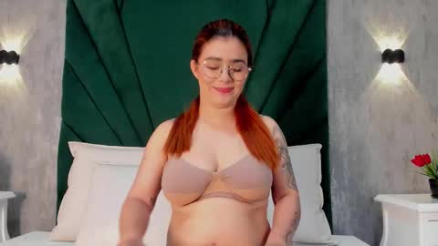 Snapshot of lulijones chatting on 10.22.25 Luli Jones online show from 10.22.25