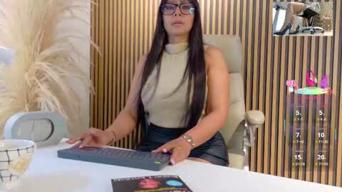 Snapshot of lulu_072 chatting on 06.21.26 lulu online show from 06.21.26