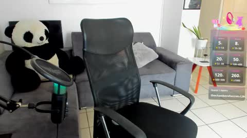 Snapshot of lulu_lopez chatting on 02.23.25 Lau online show from 02.23.25