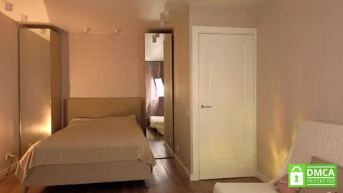 Snapshot of lulu_moons chatting on 10.25.25 Lulu online show from 10.25.25