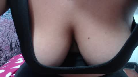 Snapshot of lulu_xxx_pervert chatting on 02.27.25  Lulu  online show from 02.27.25