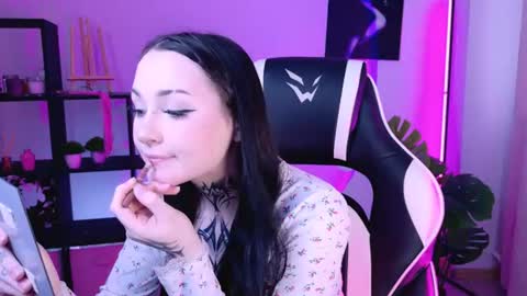 lulumayson online show from 08.06.26