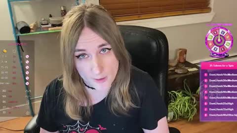 Snapshot of luluv chatting on 01.15.25 Lulu online show from 01.15.25