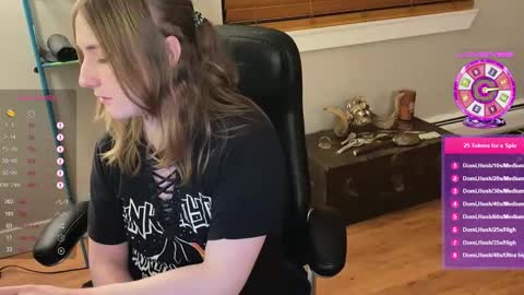 Snapshot of luluv chatting on 01.30.25 Lulu online show from 01.30.25