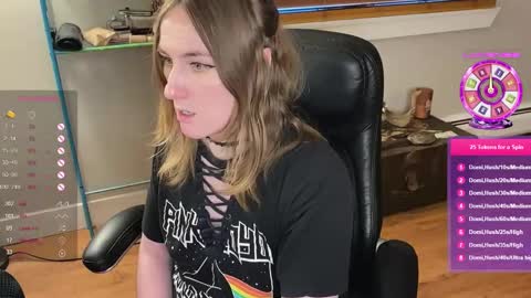 Snapshot of luluv chatting on 02.19.25 Lulu online show from 02.19.25