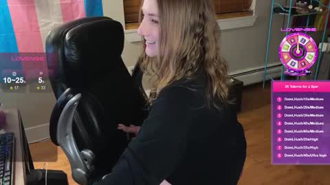 Snapshot of luluv chatting on 11.25.25 Lulu online show from 11.25.25