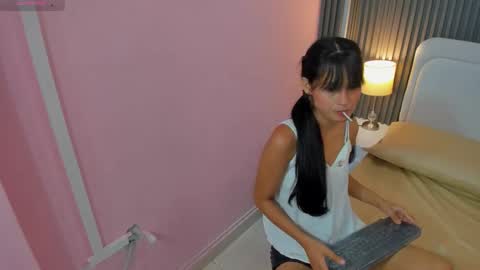 Snapshot of luly_dreams chatting on 10.11.25 luly_dreams online show from 10.11.25