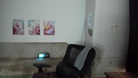 Snapshot of lumina_dark chatting on 04.04.26 Lumi online show from 04.04.26