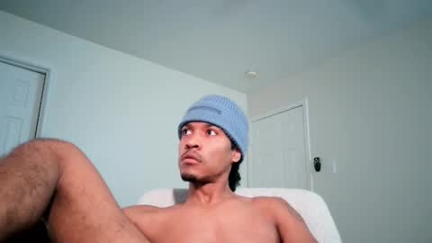 Snapshot of luminouscummer chatting on 02.14.25 luminous online show from 02.14.25