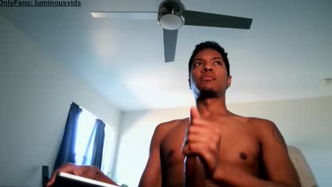 Snapshot of luminouscummer chatting on 11.23.25 luminous online show from 11.23.25