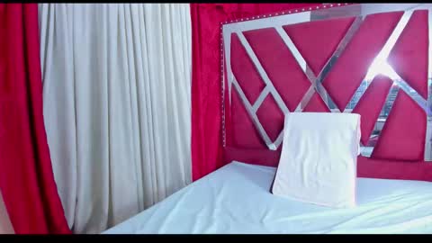 Luna  online show from 10.04.25